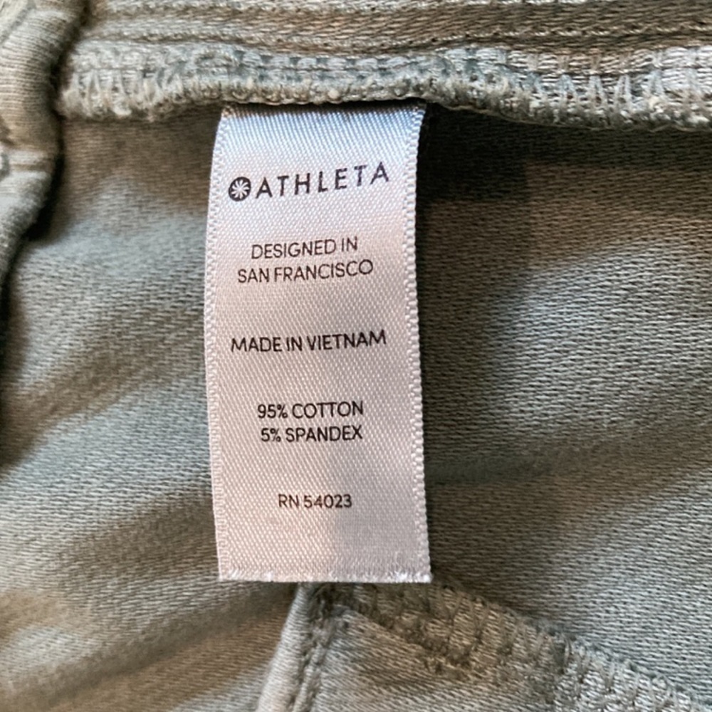 Athleta green farallon shorts in size 6 - Picture 5 of 5